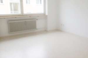 Sonnige 1 Zimmerwohnung zentral Nähe Plärrer gelegen