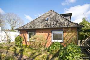 Einfamilienhaus mit Doppelgarage