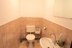 3 Wohnungen oder 5 Apartments: Wohnhaus möbliert, mit Gewerbefläche am Marktplatz in Homberg (Efze)  – Die vollständige Adresse der Immobilie erhältst du vom Anbieter., 34576 Homberg (Efze) – Vorschaubild 18
