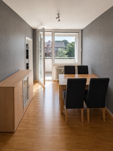 Küstennahe 4-Zimmer-Wohnung mit 2 Balkonen & viel Platz für Familie oder Homeoffice