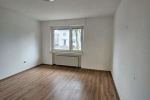 Helle 2-Zimmer-Wohnung (86 m²) in Köln-Sürth | Garten, Garage & Rheinnähe – Industriestraße 182, 50999 Sürth, Köln – Vorschaubild 2