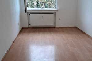 Lichtdurchflutete 3-Zimmer-Wohnung mit Balkon & Spielplatz – familienfreundlich & zentral – Neumühler Straße 41, 47138 Duisburg – Vorschaubild 3