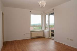 Frisch sanierte 2 Zimmer Wohnung mit Weitblick im 7. Obergeschoss von Salzgitter Lebenstedt. – Heckenstraße 10, 38226 Lebenstedt, Salzgitter – Vorschaubild 2