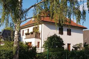Vielseitiges Zweifamilienhaus in Lichterfelde mit drei Wohneinheiten, großer Terrasse und flexiblem – Die vollständige Adresse der Immobilie erhältst du vom Anbieter., 14167 Lichterfelde, Berlin – Vorschaubild 1