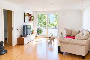 "Barrierefreier Wohnkomfort in bester Lage - 2,5 Zimmer, Aufzug, TG, edle Ausstattung & Garten"