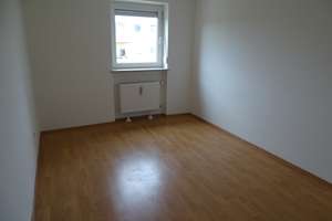 Zentrale 2-Zimmer-Wohnung Laimer Platz, ruhig, Balkon, Durchgangszimmer,  Garage – Fürstenrieder Str. 74, 80686 St. Ulrich, München – Vorschaubild 2