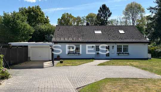 Bild von Geräumiges Einfamilienhaus auf großzügigem Grundstück in rückwärtiger Baureihe