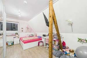 Köhlerberg WOB: 168 qm Wohnfläche auf drei Etagen, 2013 Sanierung inkl. Wohnzimmer-Anbau + DG-Ausbau – Die vollständige Adresse der Immobilie erhältst du vom Anbieter., 38440 Köhlerberg, Wolfsburg – Vorschaubild 8