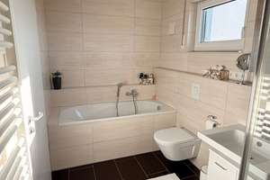 Lebendiger , heller Wohnraum: 3-Zimmer-Penthouse Wohnung in Fürth – 90765 Ronhof, Kronach, Fürth – Vorschaubild 11