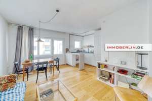 IMMOBERLIN.DE - Sehr angenehme Wohnung mit Balkon in ruhiger Seitenstraße