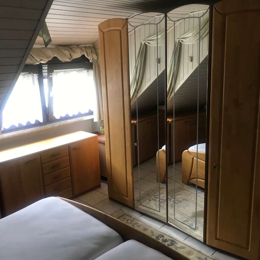 Immobilie in Kirschweiler - ☝️♨️Viel Haus für Ihr Geld. Großes, bezahlbares Doppelhaus mit 2 WE, Garagen und wundervollem Garten - Bild 1