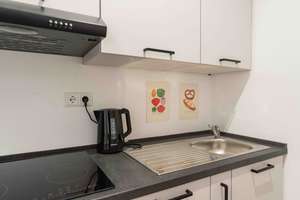 Schöne *vollmöblierte* frisch sanierte 2 Zimmer-Wohnung mit großer Terrasse. – Robenstraße 67, 52070 Jülicher Straße, Aachen – Vorschaubild 12