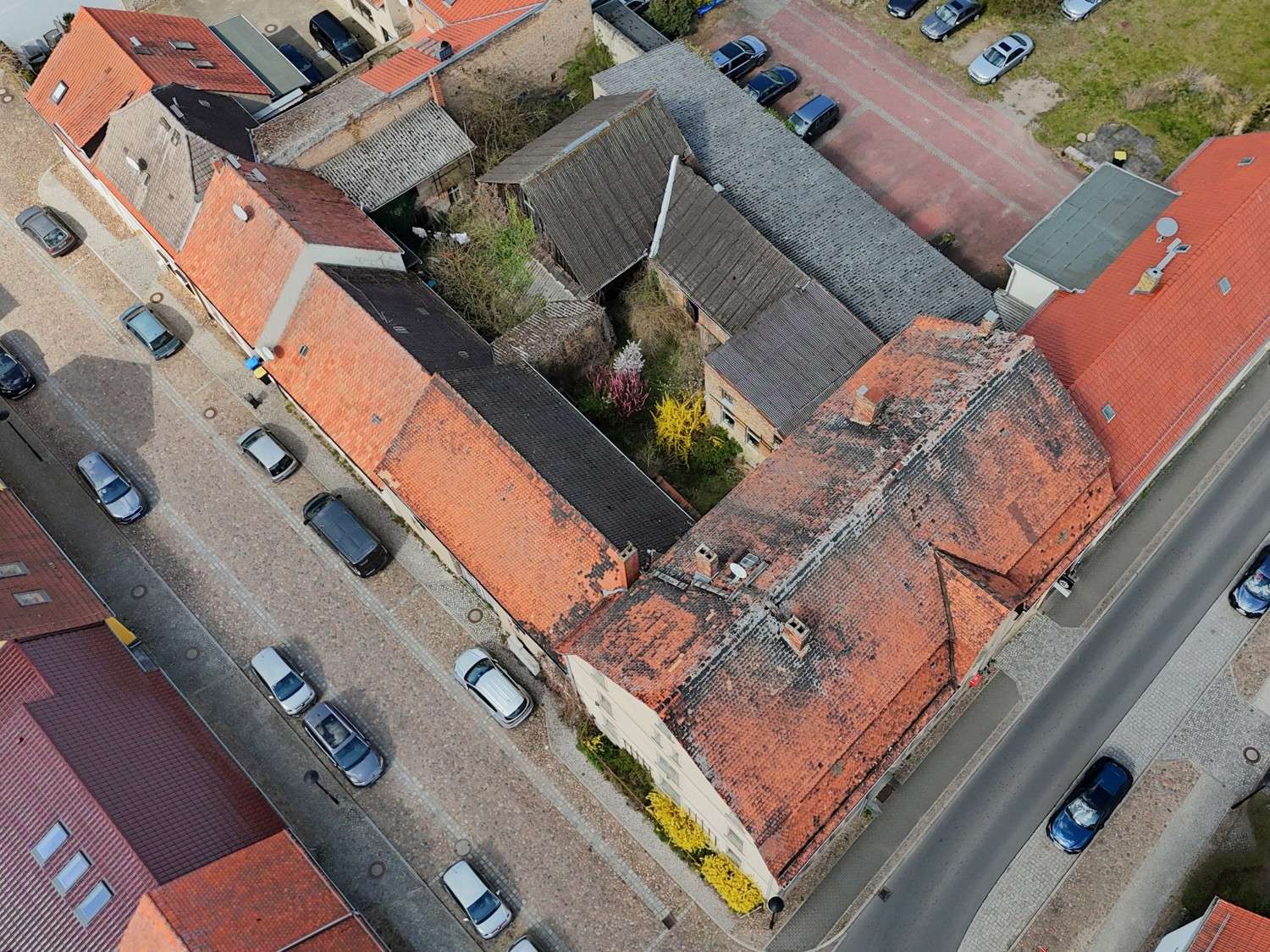 Historisches Mehrfamilienhaus mit ca. 930 m² Nutzfläche und viel Entwicklungspotenzial, Potsdam Mittelmark Kreis – Bild 2