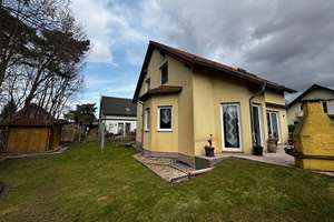 Sofort verfügbar! Freistehendes Einfamilienh. in zweiter Reihe–Ruhe &Privatsphäre im Grünen – Die vollständige Adresse der Immobilie erhältst du vom Anbieter., 12623 Mahlsdorf, Berlin – Vorschaubild 8