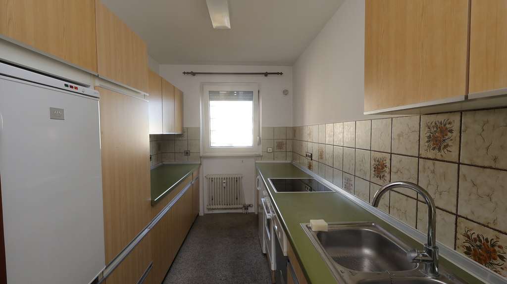 Immobilie in Eberdingen - Traumhafte Aussicht im Hirschpfad Eberdingen – 3-Zimmer mit Balkon & TG - Bild 3