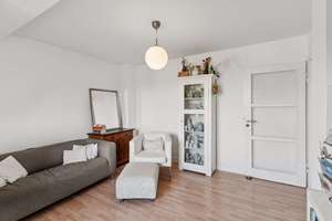 Vermietete 3-Zimmer-Dachgeschosswohnung mit Balkon in beliebter Lage von Köln-Deutz – 50679 Deutz, Köln – Vorschaubild 2