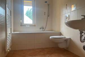 3-Raum-Wohnung mit Badewanne und großem Balkon – Seehäuser Weg 77, 39387 Oschersleben (Bode) – Vorschaubild 3