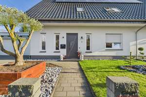 Wohnen mit Zukunft: Modernes Zuhause mit Einliegerwohnung und außergewöhnlicher Energieeffizienz – Die vollständige Adresse der Immobilie erhältst du vom Anbieter., 49479 Ibbenbüren – Vorschaubild 4
