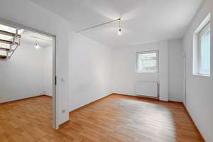 Wohnen auf zwei Ebenen- charmante Maisonette-Wohnung mit Garten und Haus-im-Haus-Charakter – Die vollständige Adresse der Immobilie erhältst du vom Anbieter., 81825 Gartenstadt Trudering, München – Vorschaubild 8