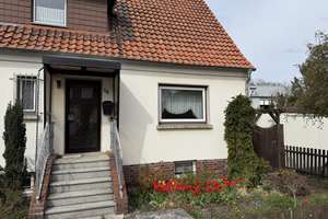 Doppelhaushälfte in Misburg-Nord mit großem Garten – Die vollständige Adresse der Immobilie erhältst du vom Anbieter., 30629 Misburg-Nord, Hannover – Vorschaubild 1