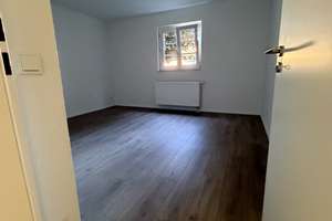 Kern Sanierte Erdgeschosswohnung mit große Küche und großer Bad – Hohenstaufen Straße 19, 51149 Gremberghoven, Köln – Vorschaubild 6