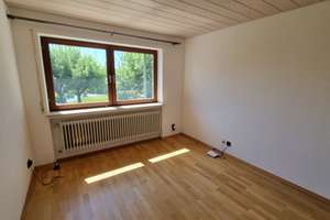 Provisionsfrei: 5-Zi-Einfamilienhaus mit gehobener Innenausstattung und EBK in Krumbach (Schwaben) – Die vollständige Adresse der Immobilie erhältst du vom Anbieter., 86381 Krumbach (Schwaben) – Vorschaubild 25