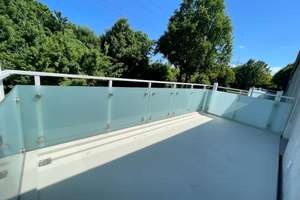 *Schöner Balkon*Charmante Dachgeschosswohnung in grüner Lage*