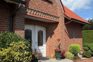 Großheide: Großes Einfamilienhaus in ruhiger Lage – Die vollständige Adresse der Immobilie erhältst du vom Anbieter., 26532 Großheide – Vorschaubild 2
