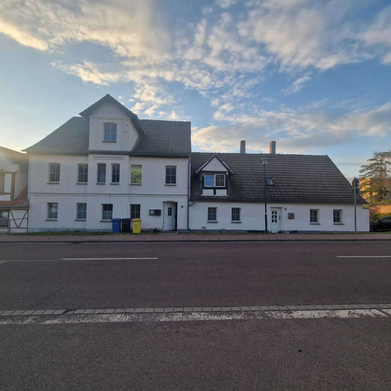 Wettin-Löbejün-Rothenburg, MFH + angrenzendem Reihenendhaus, Saalekreis – Bild 1