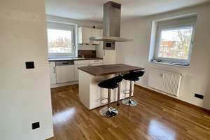 bezugs- und provisionsfrei, moderne, helle Wohnung nahe Badestelle am Proviantbach – Proviantbachstr. 17b, 86153 Am Schäfflerbach, Augsburg – Vorschaubild 1