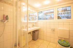 Großzügiger Souterrain-Bungalow mit Pool in Feldrandlage – Neuss (Rhein-Kreis) – Vorschaubild 15