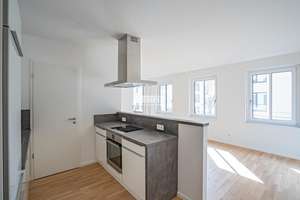 ** Hier lebt es sich gut! 2,5-Zimmer-Wohnung mit EBK & Loggia im Zentrum! ** – Die vollständige Adresse der Immobilie erhältst du vom Anbieter., 1067 Innere Altstadt, Dresden – Vorschaubild 2
