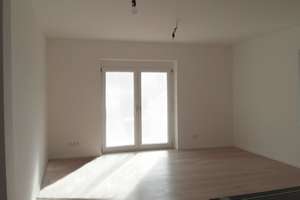  Renovierte, helle, ruhige 3-Zimmer-Wohnung im EG mit EBK, Terrassendeck in S-Feuerbach – Die vollständige Adresse der Immobilie erhältst du vom Anbieter., 70469 Hohe Warte, Stuttgart – Vorschaubild 5