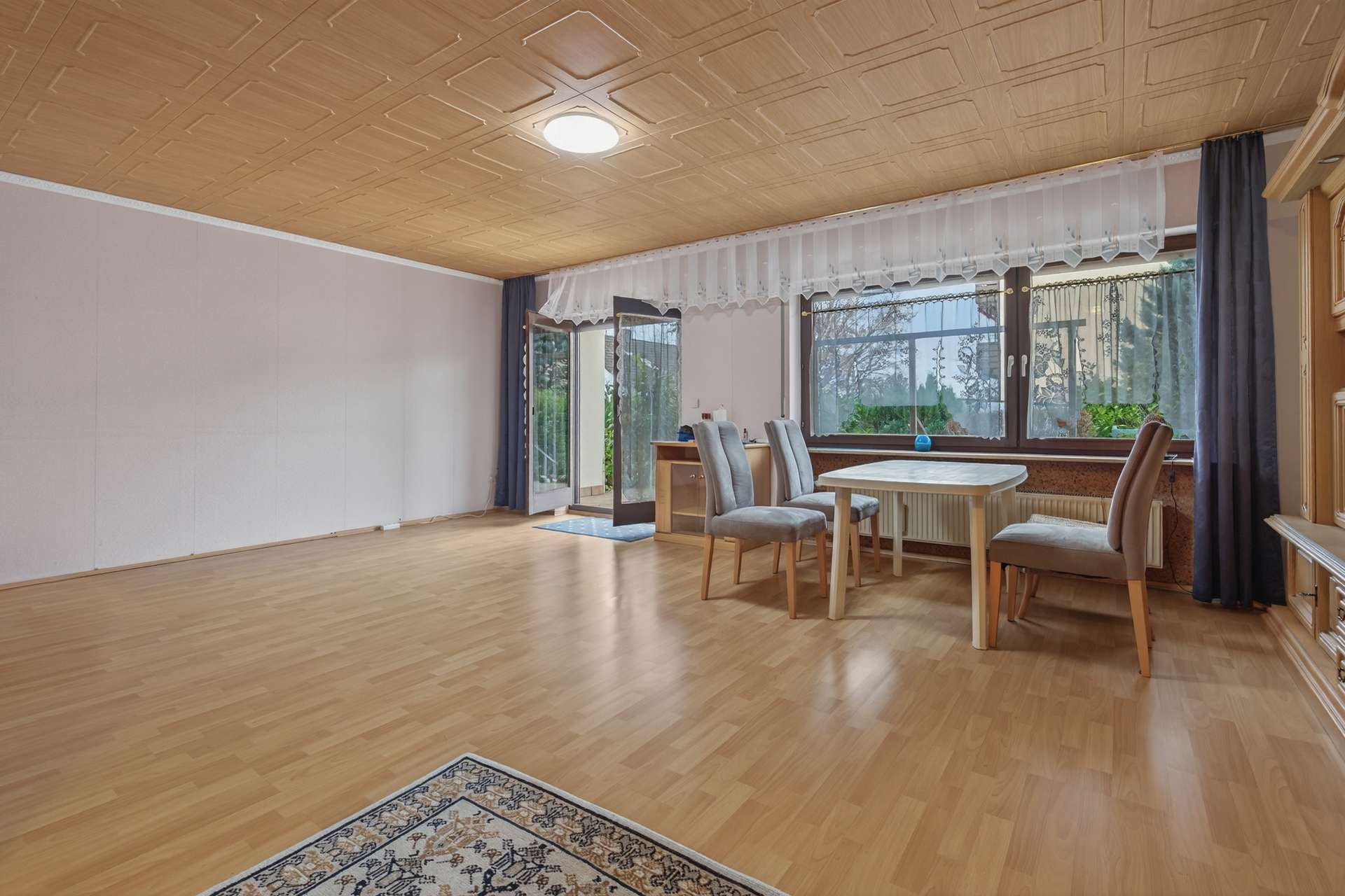 Immobilie in Dettenheim - Viel Platz für Ihre Ideen – renovierungsbedürftige Doppelhaushälfte in Dettenheim - Bild 6