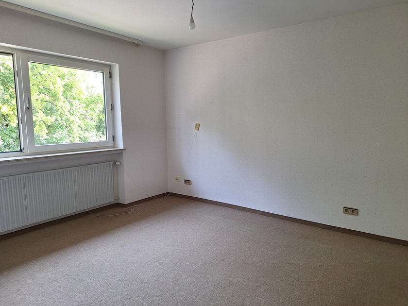 Immobilie in Philippsburg - Freistehendes Zweifamilienhaus in  Randlage in Philippsburg-Huttenheim! - Bild 2