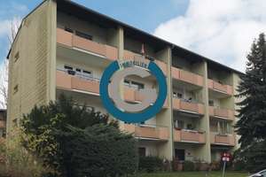 FÜR SINGLES ODER PENDLER - PRAKTISCHES CITY-APARTMENT - GROSSE LOGGIA