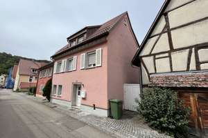 Schön renoviertes Einfamilienhaus im Herzen von Niedernhall !!! – Die vollständige Adresse der Immobilie erhältst du vom Anbieter., 74676 Niedernhall – Vorschaubild 2