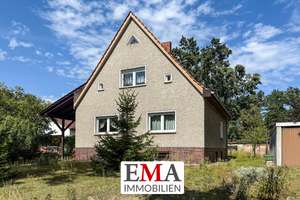 Einfamilienhaus mit Charakter und Potenzial auf großzügigem Grundstück – Die vollständige Adresse der Immobilie erhältst du vom Anbieter., 14612 Falkensee – Vorschaubild 1