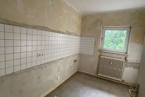 6 Nettokaltmieten frei! Familienwohnung in ruhiger Lage mit Balkon.. – Schloßstraße 13, 47137 Mittelmeiderich, Duisburg – Vorschaubild 4