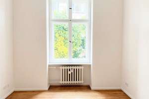 Frisch modernisiert & WG-geeignet: 2-Zimmer-Wohnung ohne Durchgangszimmer mit großer Küche – Badensche Straße 40, 10715 Wilmersdorf, Berlin – Vorschaubild 4