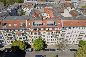 Bezugsfreie Dachgeschosswohnung mit Südterrasse und viel Gestaltungspotenzial – Die vollständige Adresse der Immobilie erhältst du vom Anbieter., 13357 Gesundbrunnen, Berlin – Vorschaubild 2