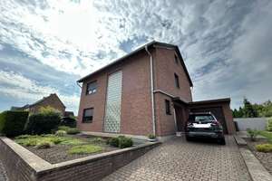 Einfamilienhaus für Ihre Familie in ruhiger Wohnlage, freistehend mit Garage – Die vollständige Adresse der Immobilie erhältst du vom Anbieter., 50129 Bergheim – Vorschaubild 1