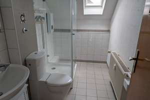 3-Zimmer-Dachgeschosswohnung in SG-Gräfrath. – Die vollständige Adresse der Immobilie erhältst du vom Anbieter., 42653 Gräfrath, Solingen – Vorschaubild 4