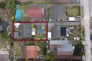 Sonniges Einfamilienhaus mit Pool in zweiter Reihe! – Die vollständige Adresse der Immobilie erhältst du vom Anbieter., 12524 Altglienicke, Berlin – Vorschaubild 16
