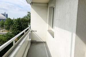 3-Raum-Wohnung mit gr. Balkon, Aufzug und frisch saniert – Semmelweisstr. 3, 4103 Zentrum-Südost, Leipzig – Vorschaubild 2