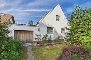 Dein Platz zum Aufblühen –  Familienhaus mit großem Garten und Sanierungspotenzial – Die vollständige Adresse der Immobilie erhältst du vom Anbieter., 12357 Rudow, Berlin – Vorschaubild 2