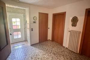 Großzügiges Zweifamilienhaus mit Balkon, Terrasse, Garten und 2 Tiefgaragen im idyllischen Loverich – Die vollständige Adresse der Immobilie erhältst du vom Anbieter., 52499 Baesweiler – Vorschaubild 4