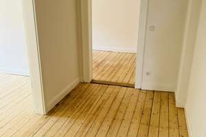 Erstbezug nach Renovierung: DG-Wohnung mit ruhigem Innenhof mit 2 SCHLAFZIMMERN FÜR "MAX. 3 PERS." – Luisenstraße 17, 65185 Mitte, Wiesbaden – Vorschaubild 17