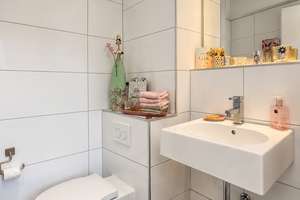 Hochwertige 2,5-Zimmer-Wohnung mit großer Dachterrasse in Köln-Junkersdorf – Am Schulberg 9, 50858 Junkersdorf, Köln – Vorschaubild 14