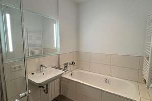  Moderne, helle 4-Raumwohnung mit 2 Balkonen und direkt an der Elbe! – Leipziger Straße 21c, 1097 Leipziger Vorstadt, Dresden – Vorschaubild 2